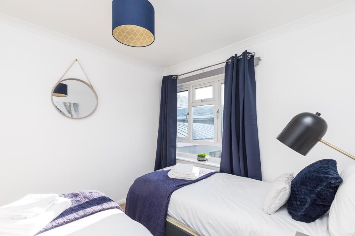 19A The Broadwalk - Cozy 1Br In The Heart Of Crawley Near Gatwick Airport Great For Contractors And Flight Crew Students Villa Kültér fotó