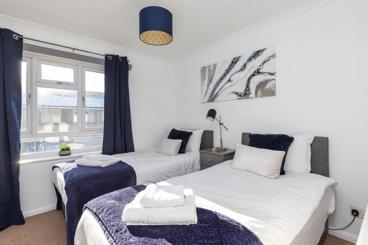19A The Broadwalk - Cozy 1Br In The Heart Of Crawley Near Gatwick Airport Great For Contractors And Flight Crew Students Villa Kültér fotó